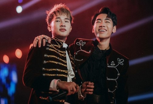 Giai ma ky luc 500 trieu luot nghe cua ‘Song gio’ hinh anh