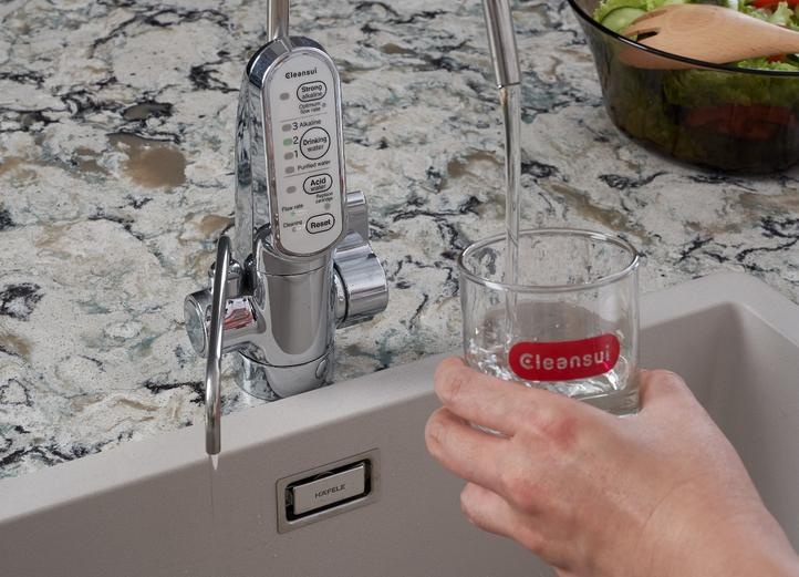 Loc nuoc Cleansui bat tay chuoi ban le hang dau mo rong kenh phan phoi hinh anh