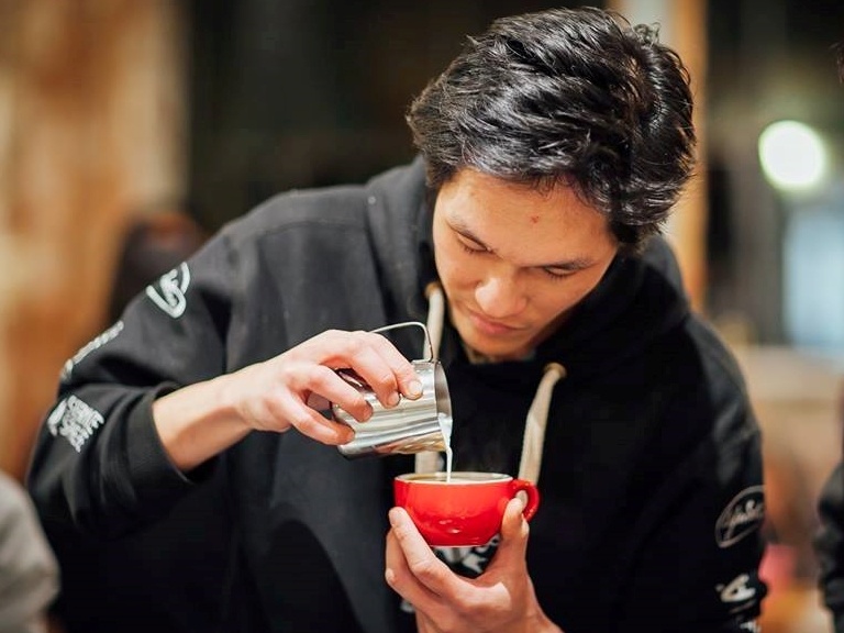 Pour Challenge 2020 - noi cac barista tre tranh tai Latte Art hinh anh