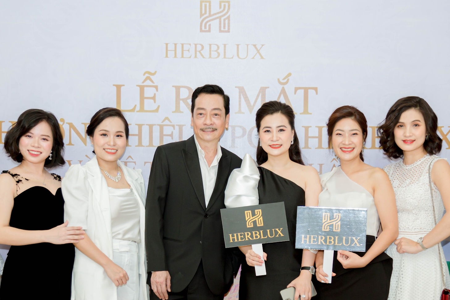 Ra mat thuong hieu thuc pham bao ve suc khoe Herblux hinh anh