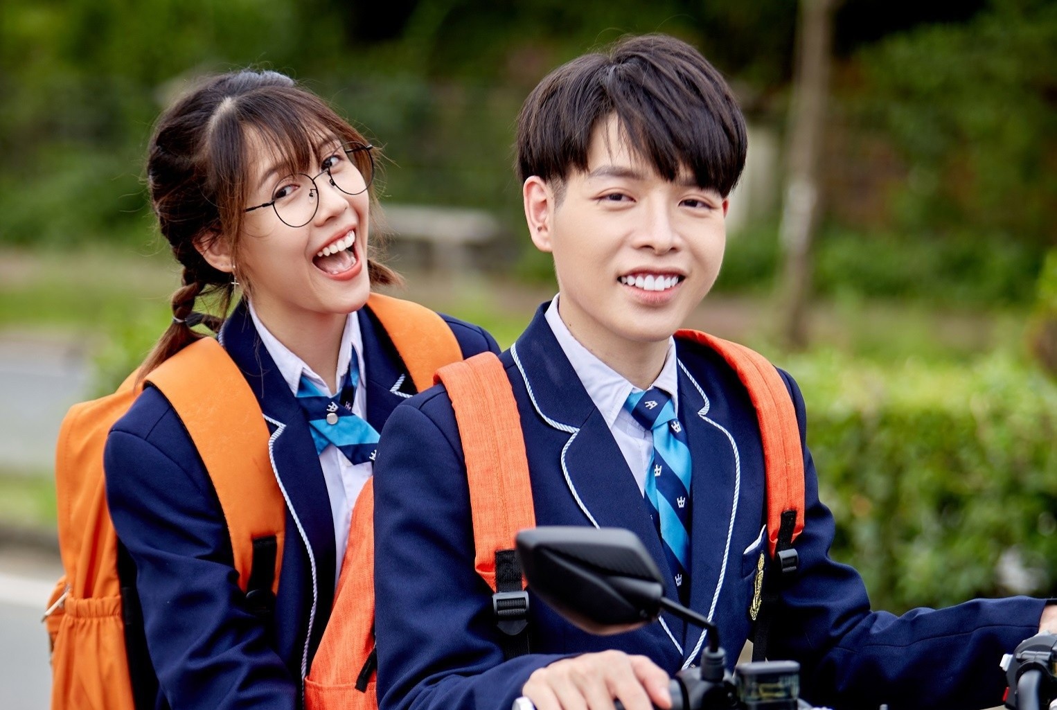 Duc Phuc, Hau Hoang hoa doi ban than trong phim thanh xuan sap ra mat hinh anh