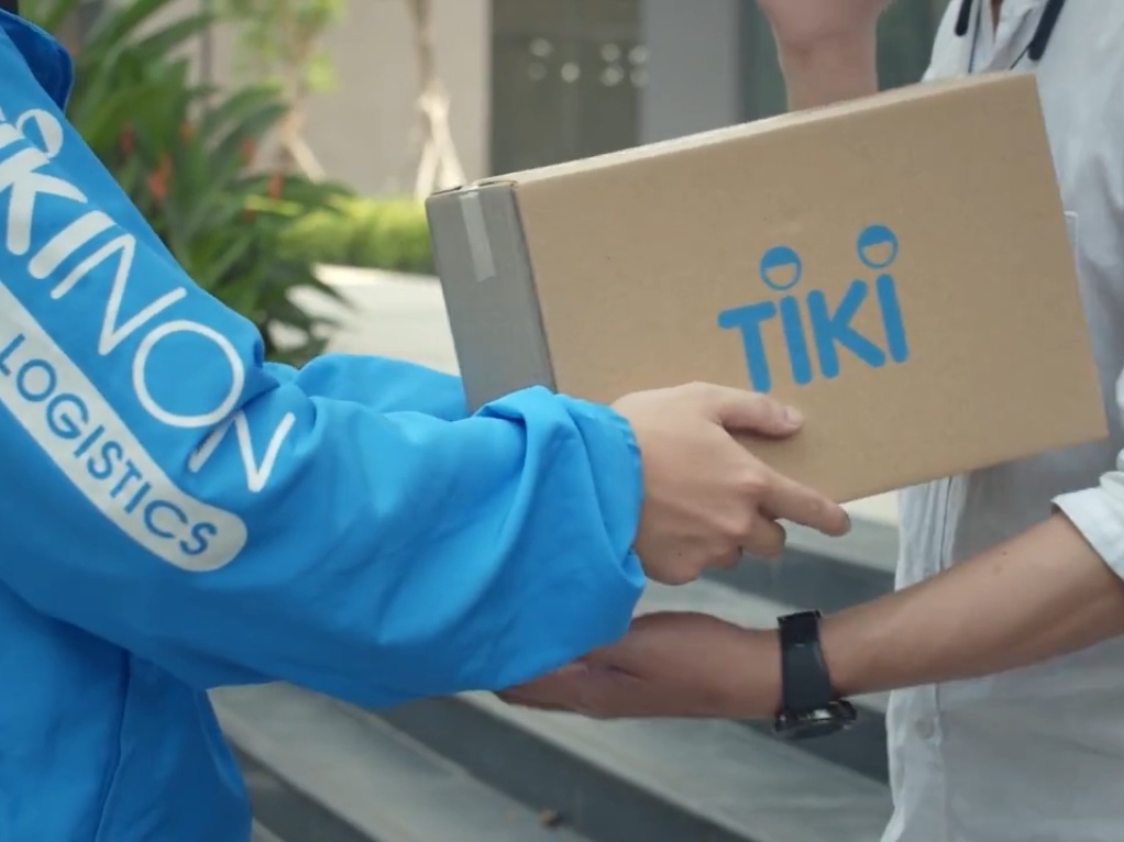 Tiki tang khach hang 1 trieu coupon freeship kem nhieu uu dai hinh anh