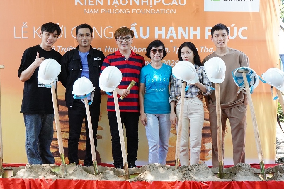 Quy Nam Phuong khoi cong cau Hanh Phuc tai Can Tho hinh anh