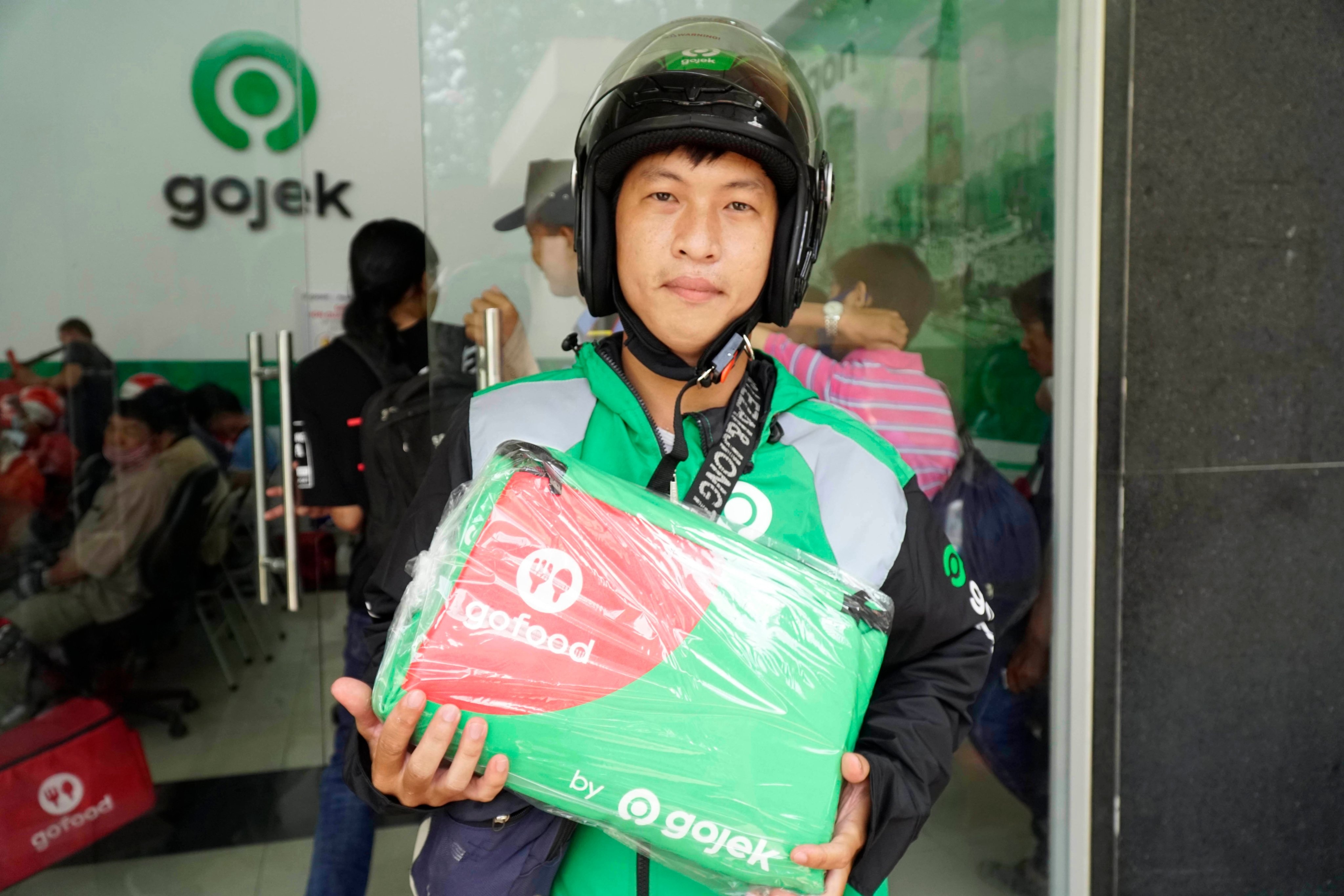 Doi tac tai xe Gojek hao hung nhan trang bi moi hinh anh
