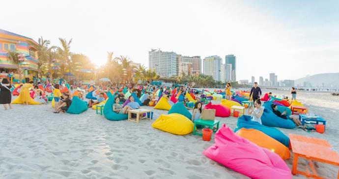 Diem check-in moi nhieu mau sac tren bai bien Da Nang hinh anh