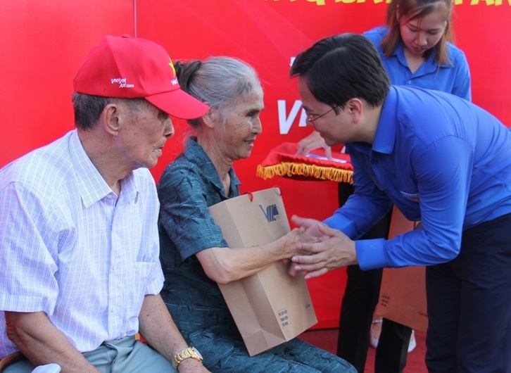 Hanh trinh 'Toi yeu To quoc toi' nam 2020 chang thu ba tai Con Dao hinh anh