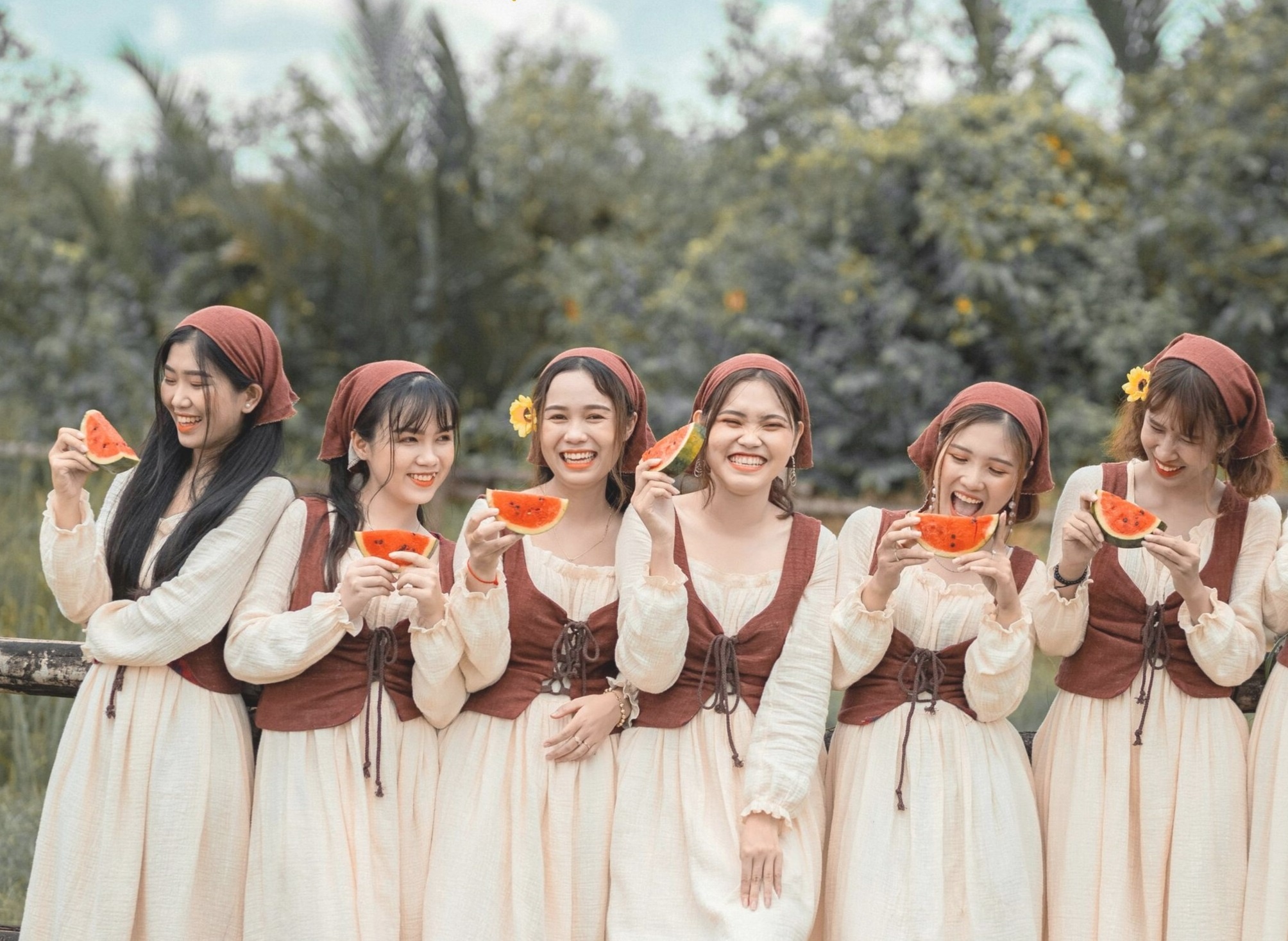 Ngam nhung bo anh sang tao 'khong bien gioi' cua Ky yeu Sai Gon hinh anh