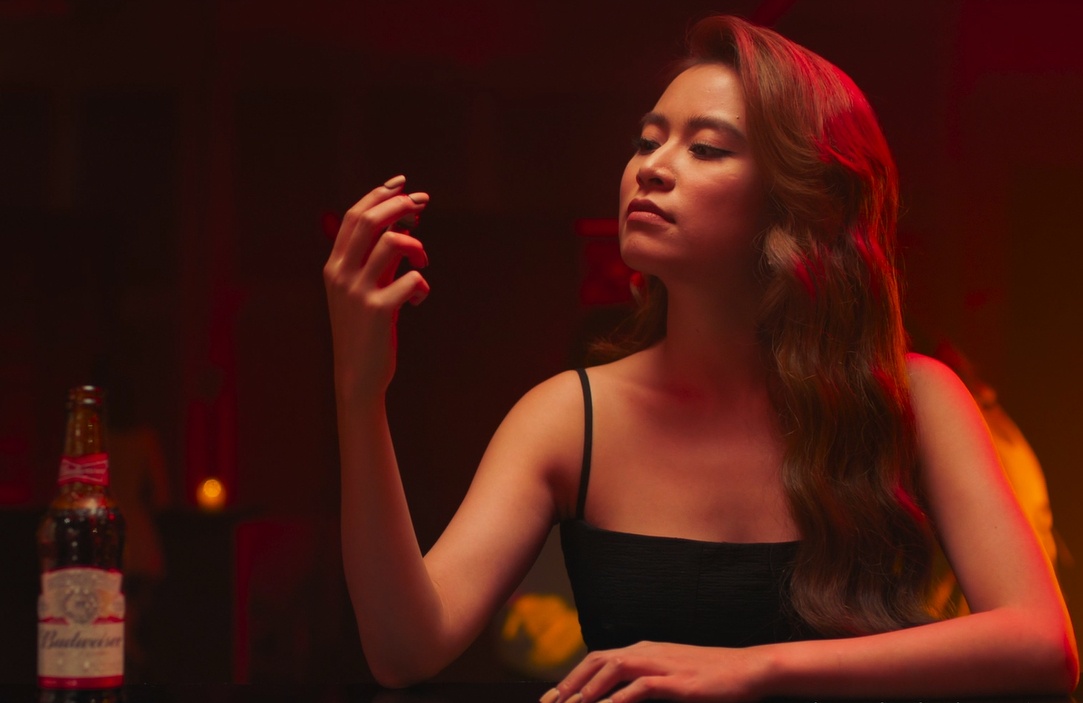 Hoang Thuy Linh va 10 nam 'u' minh, truyen cam hung song tich cuc hinh anh