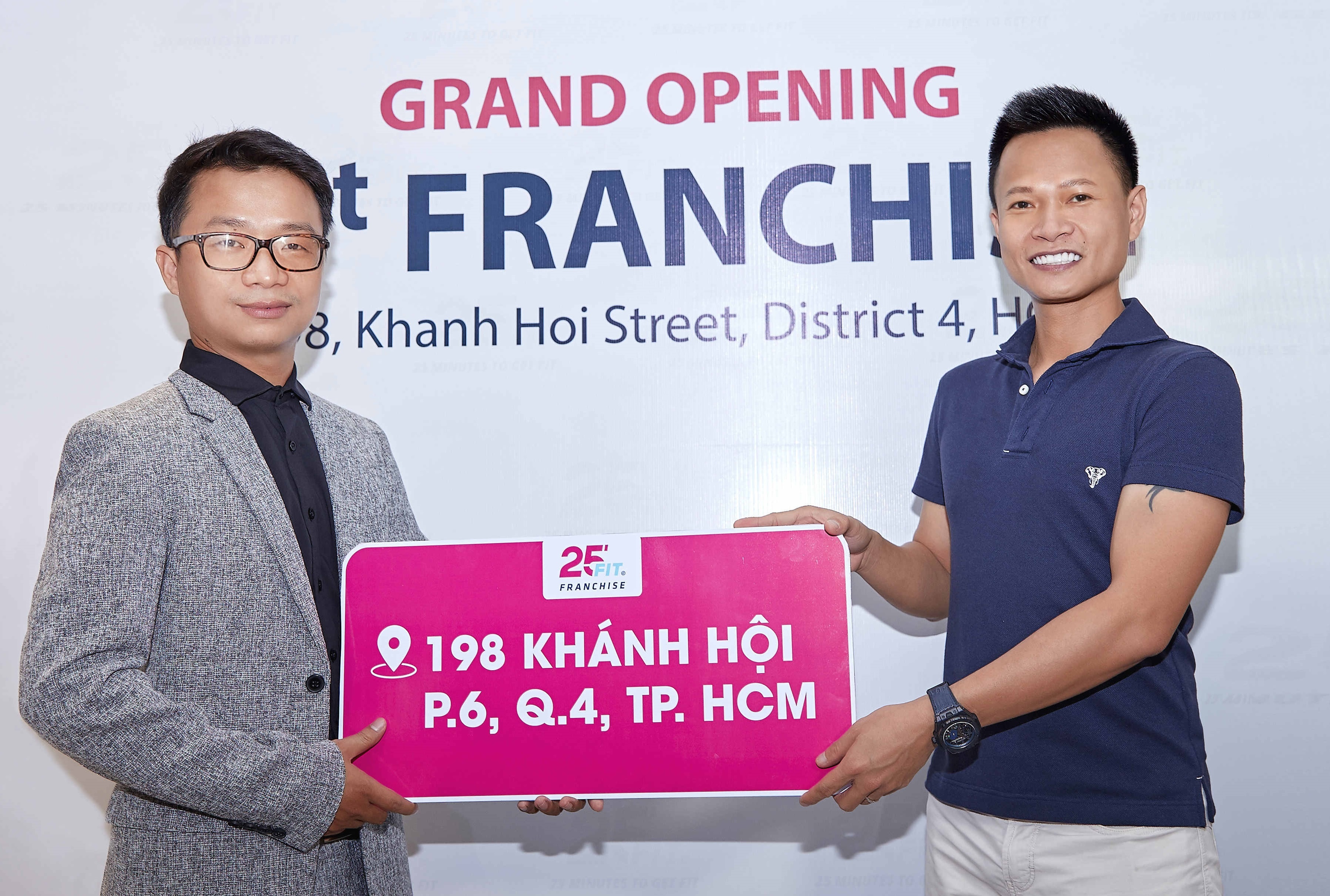 25 Fit khai truong phong tap nhuong quyen dau tien hinh anh