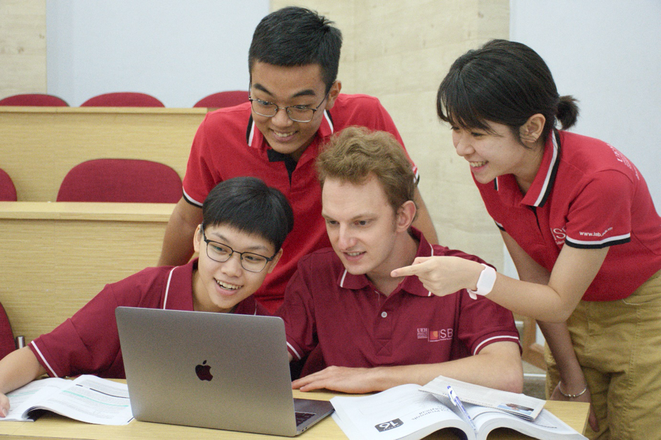 Nhung uu diem cua du hoc ban phan trong mua Covid-19 hinh anh