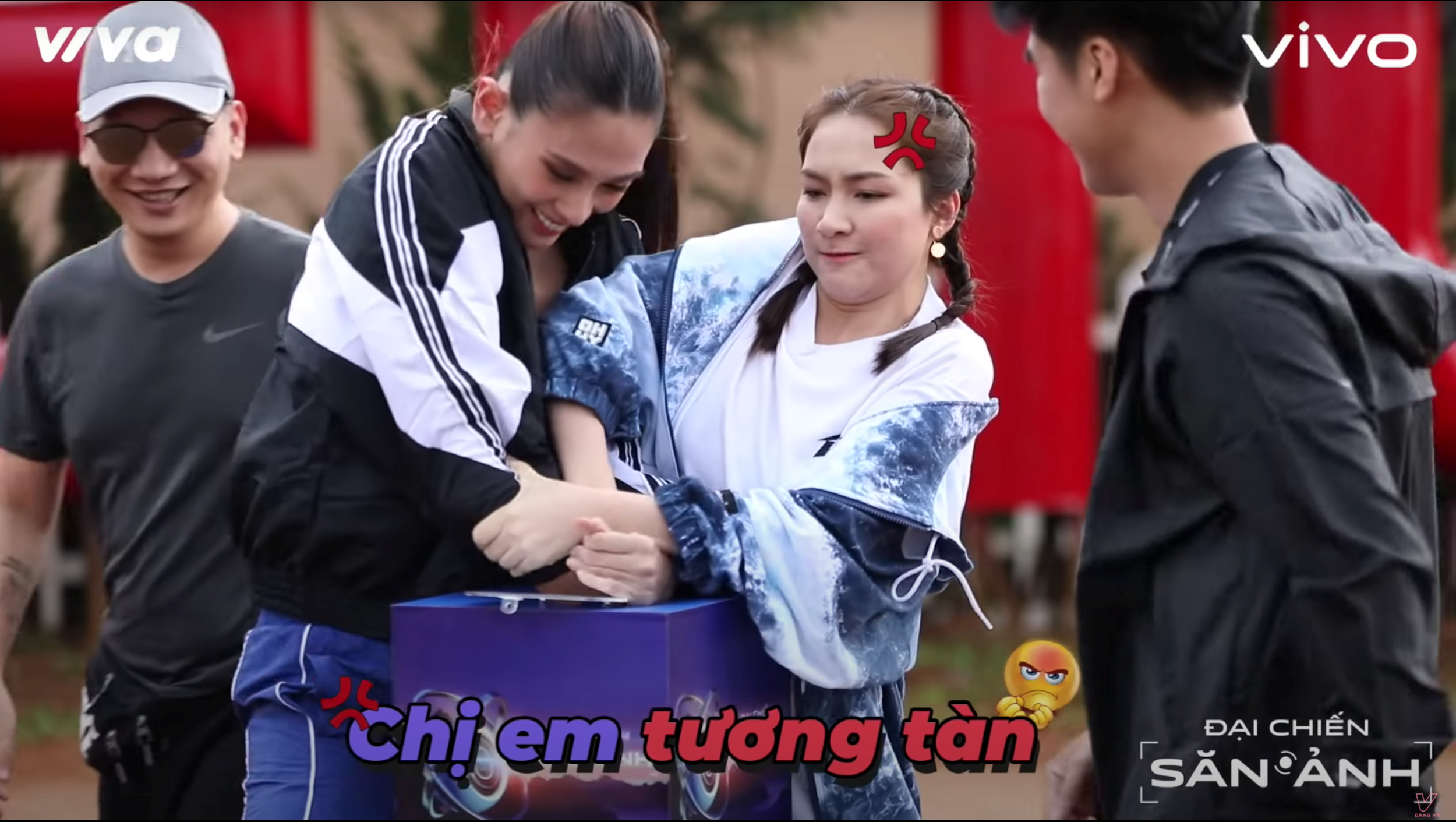 Vo Hoang Yen,  Hoa Minzy anh 2