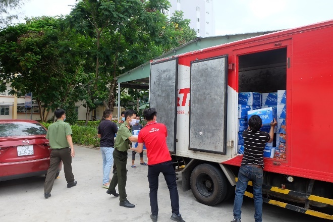 Hang chuyen phat nhanh tiep suc y bac si Da Nang chong dich hinh anh