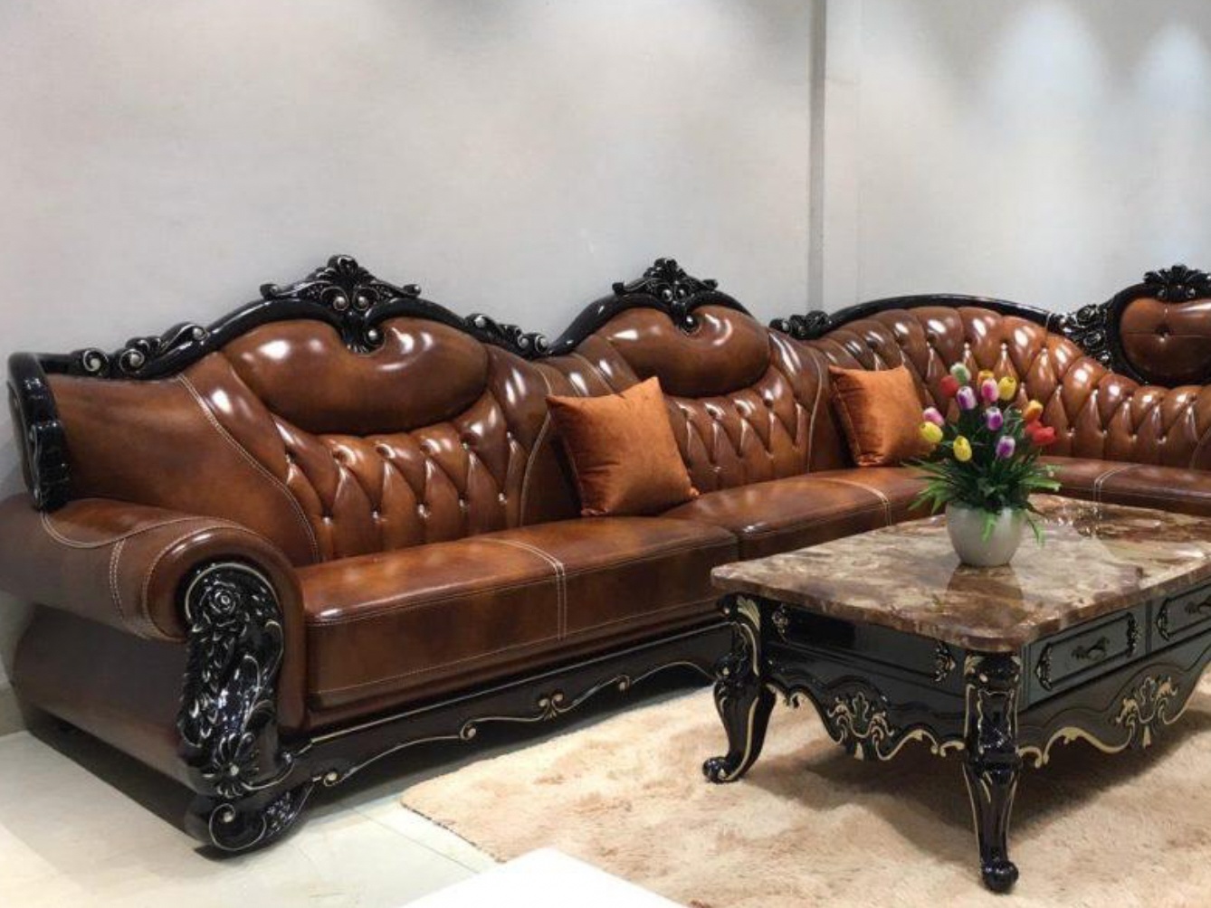 Vi sao nen mua sofa tan co dien nhap khau tai Hung Phat Sai Gon? hinh anh