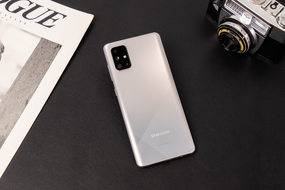 Samsung Galaxy A71 them tinh nang, gia uu dai tai FPT Shop hinh anh
