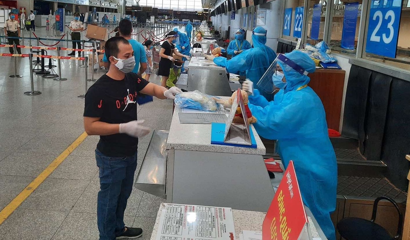Vietjet dua hon 800 khach tu tam dich Da Nang tro ve nha hinh anh