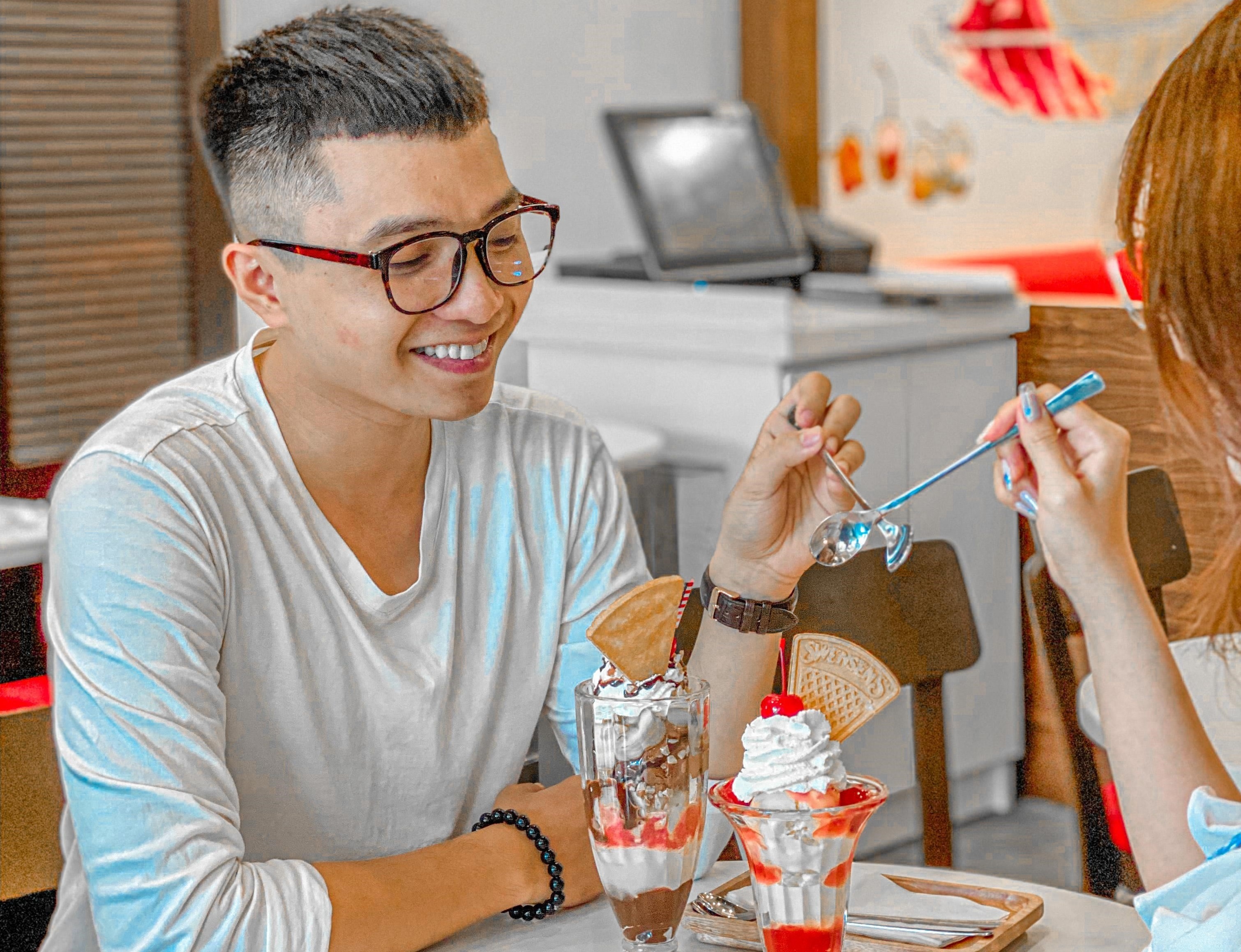 Vua an kem chuan vi My, vua thoa thich selfie hinh anh