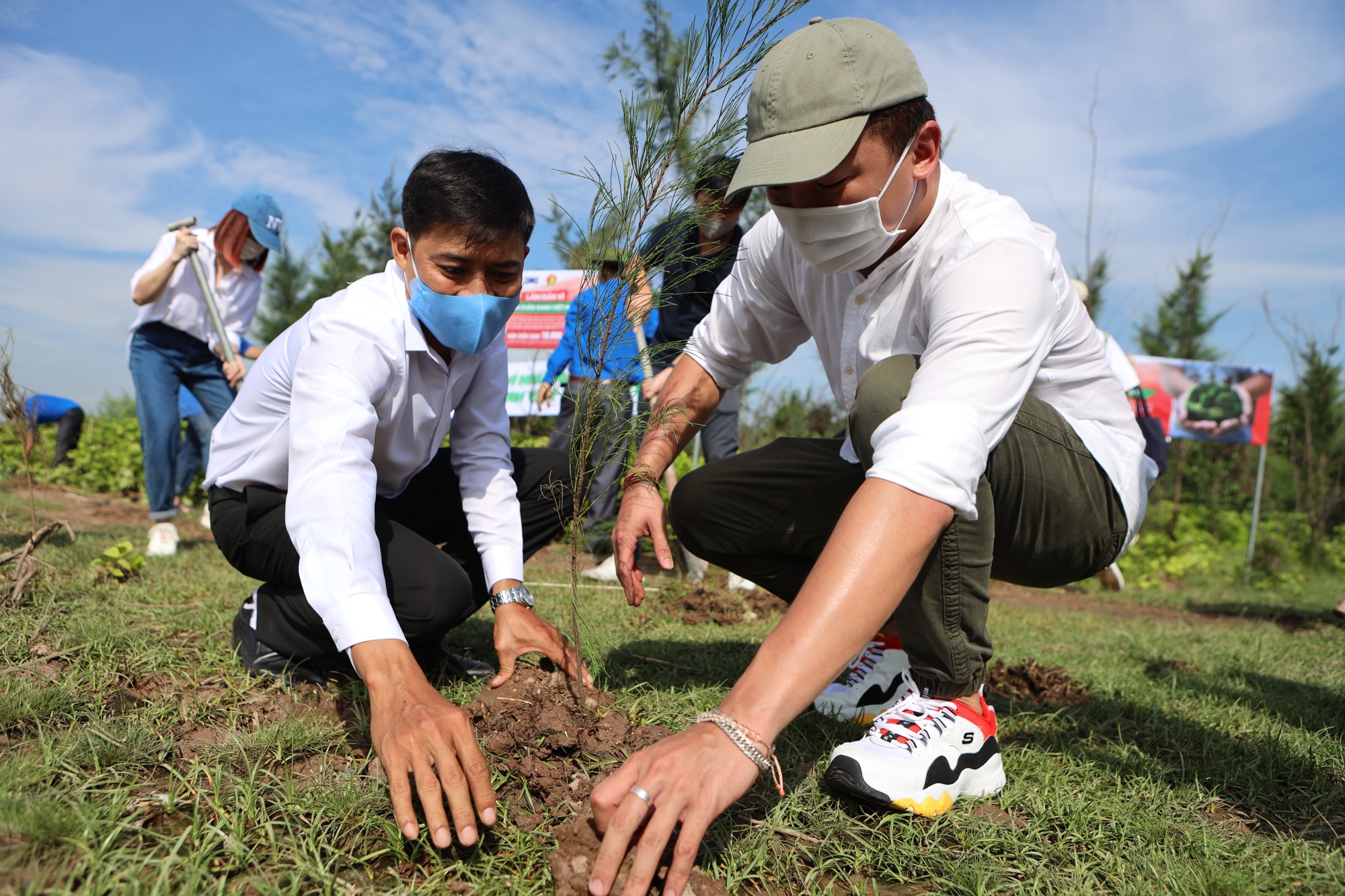 Man chan xanh,  trong rung,  OMO anh 8