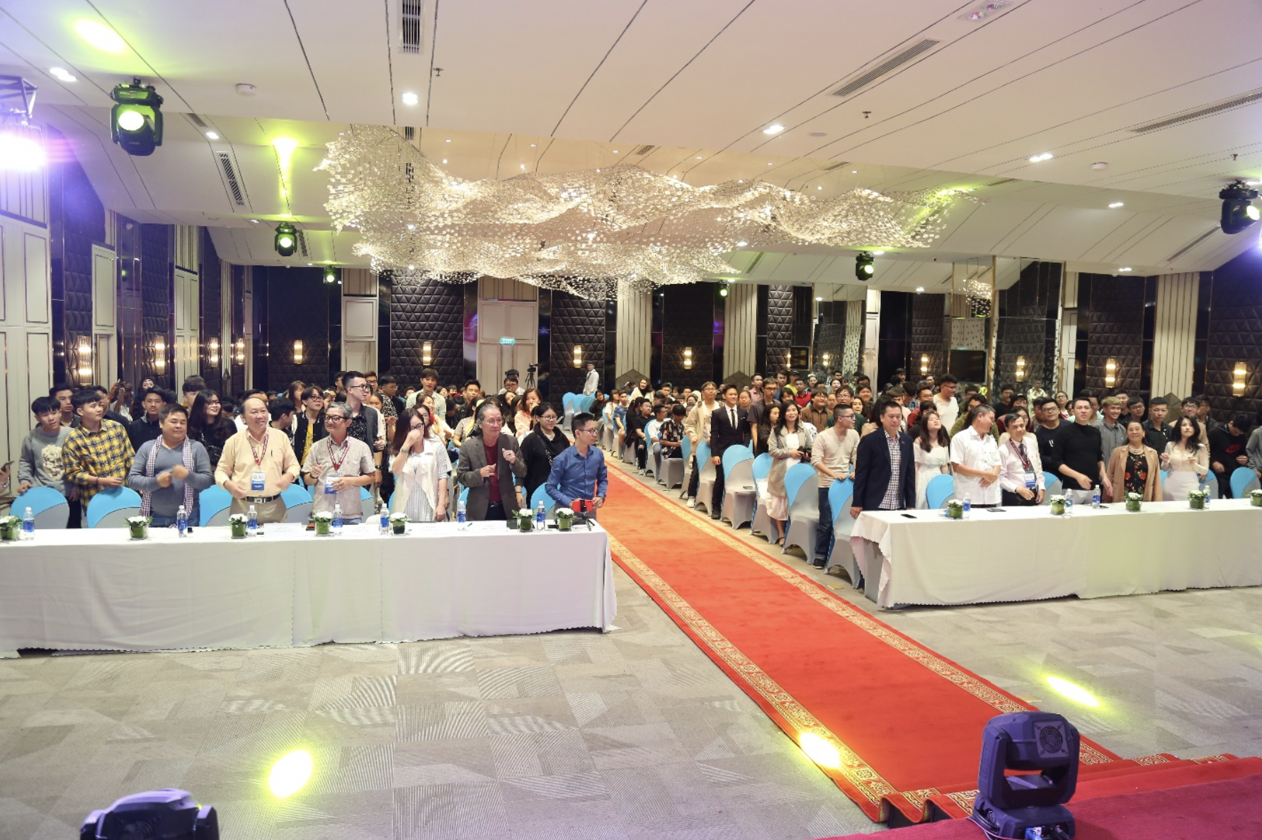 Trung cap Viet Giao anh 1