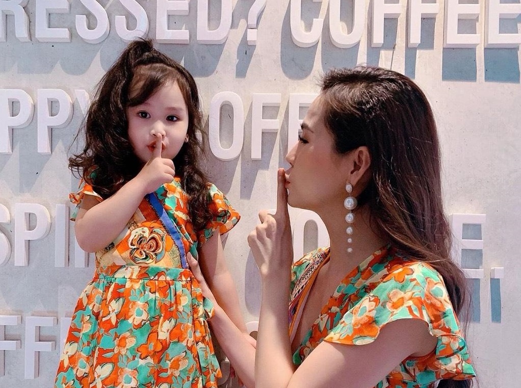 Gan ket gia dinh voi loat trang phuc tu Jackilia hinh anh