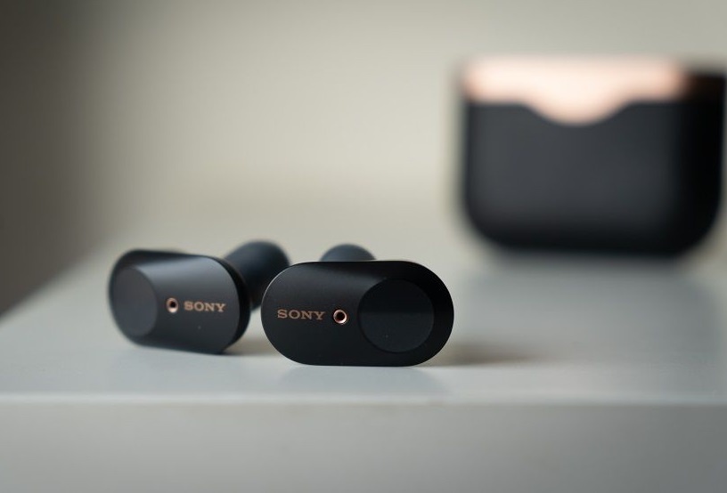 Trai nghiem sau mot nam dung tai nghe chong on WF-1000XM3 hinh anh