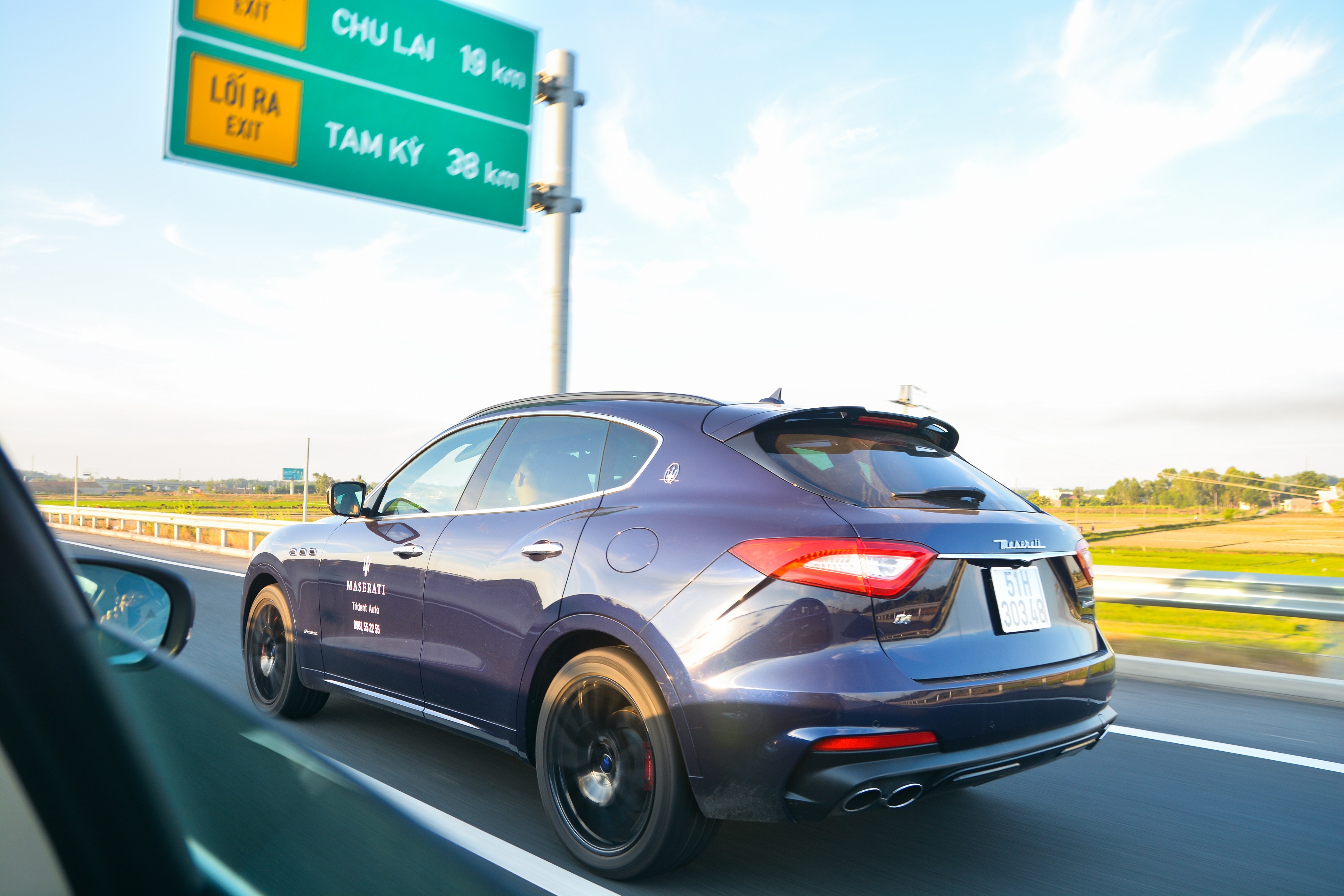 Ghibli,  Quattroporte va Levante anh 3