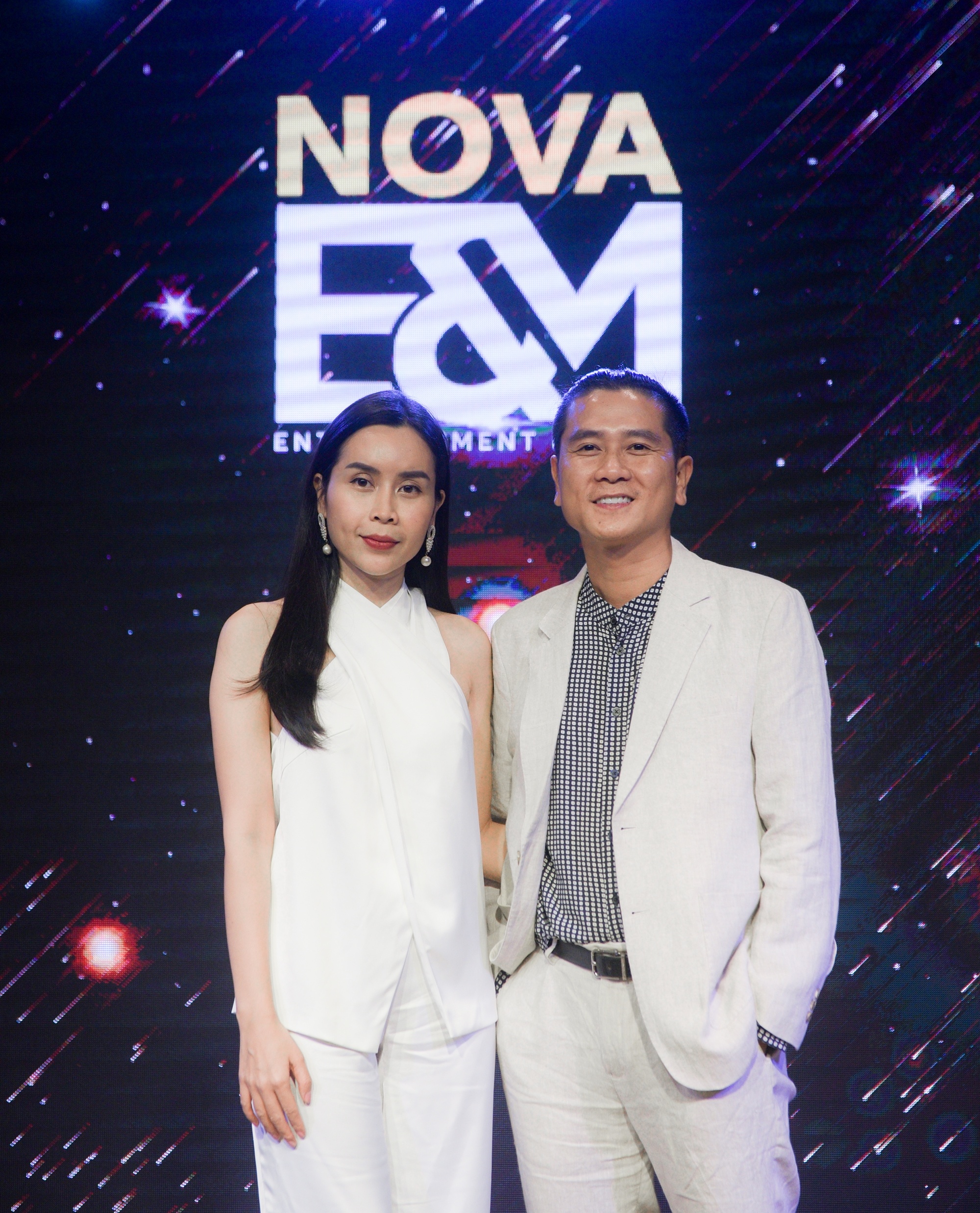 Nova E&M anh 4