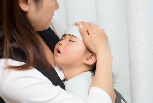 Hanh trinh cung con di qua nhung con sot dau doi hinh anh