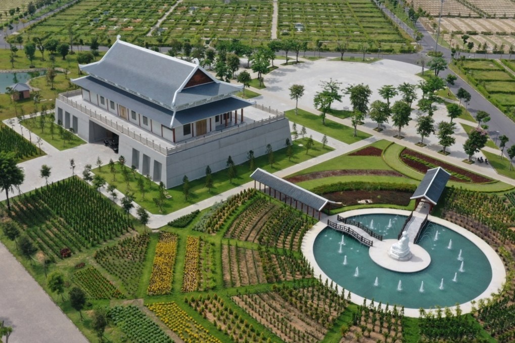 Nen hay khong mua truoc dat sinh phan? hinh anh