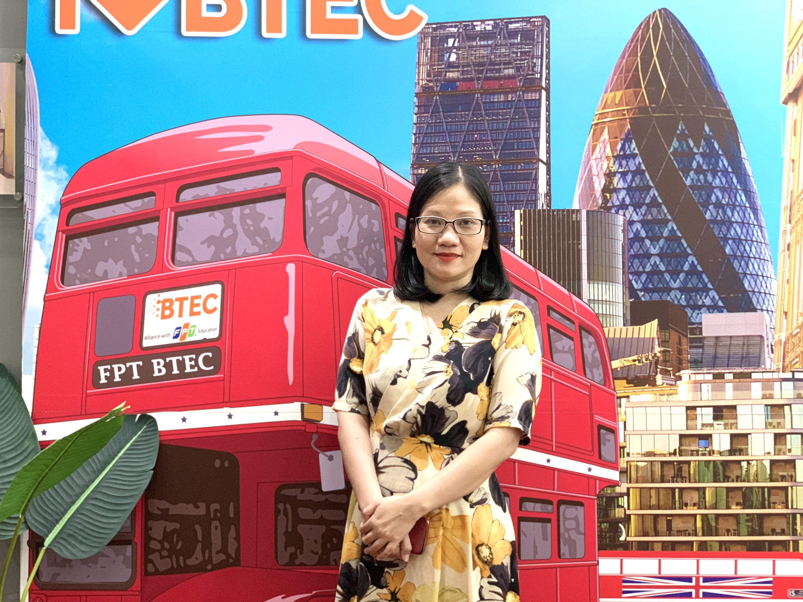 van bang BTEC HND,  BTEC Viet Nam,  TMC Academy Singapore anh 2
