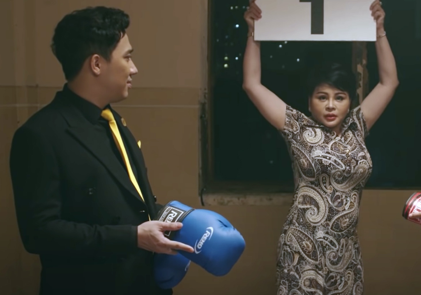 Tran Thanh vach mat ba trum trong tap cuoi ‘Dac vu thoi gian’ hinh anh