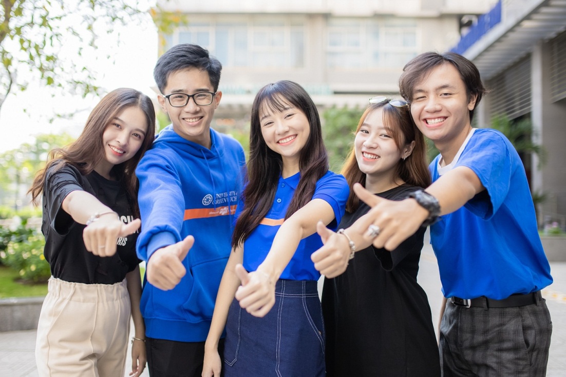 Nguoi tre can nhac hoc bong khi chon truong dai hoc hinh anh