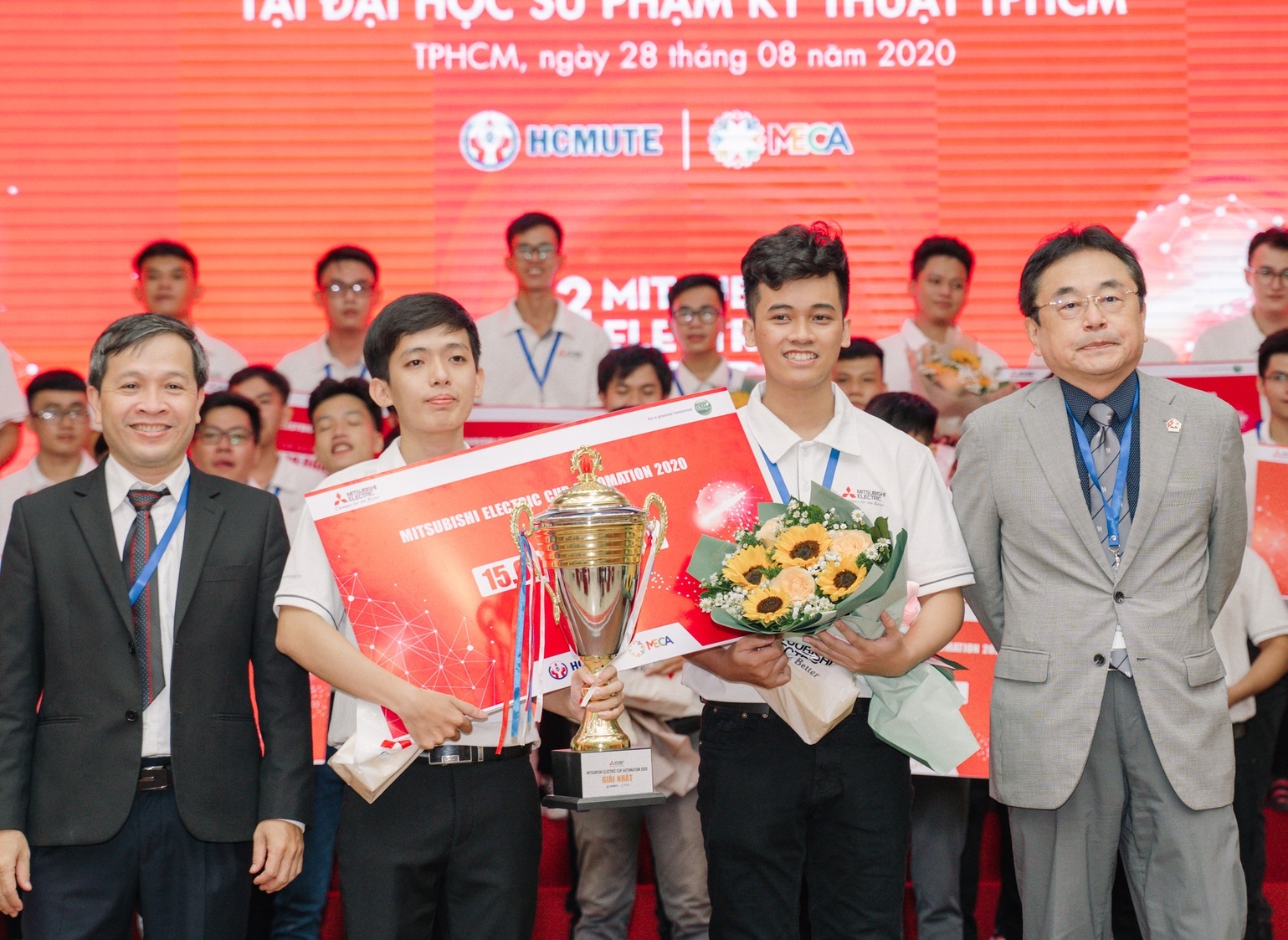 Cuoc thi ky thuat dien tu MECA tim ra doi thang cuoc hinh anh