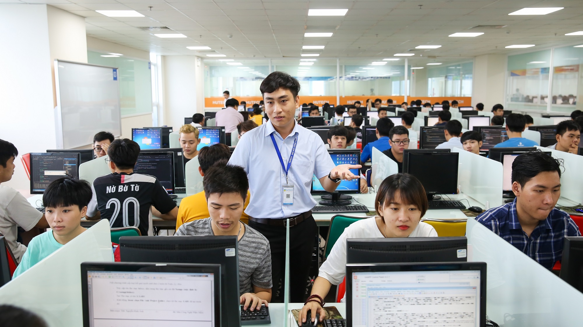 Hutech  ảnh 1 Hutech anh 1