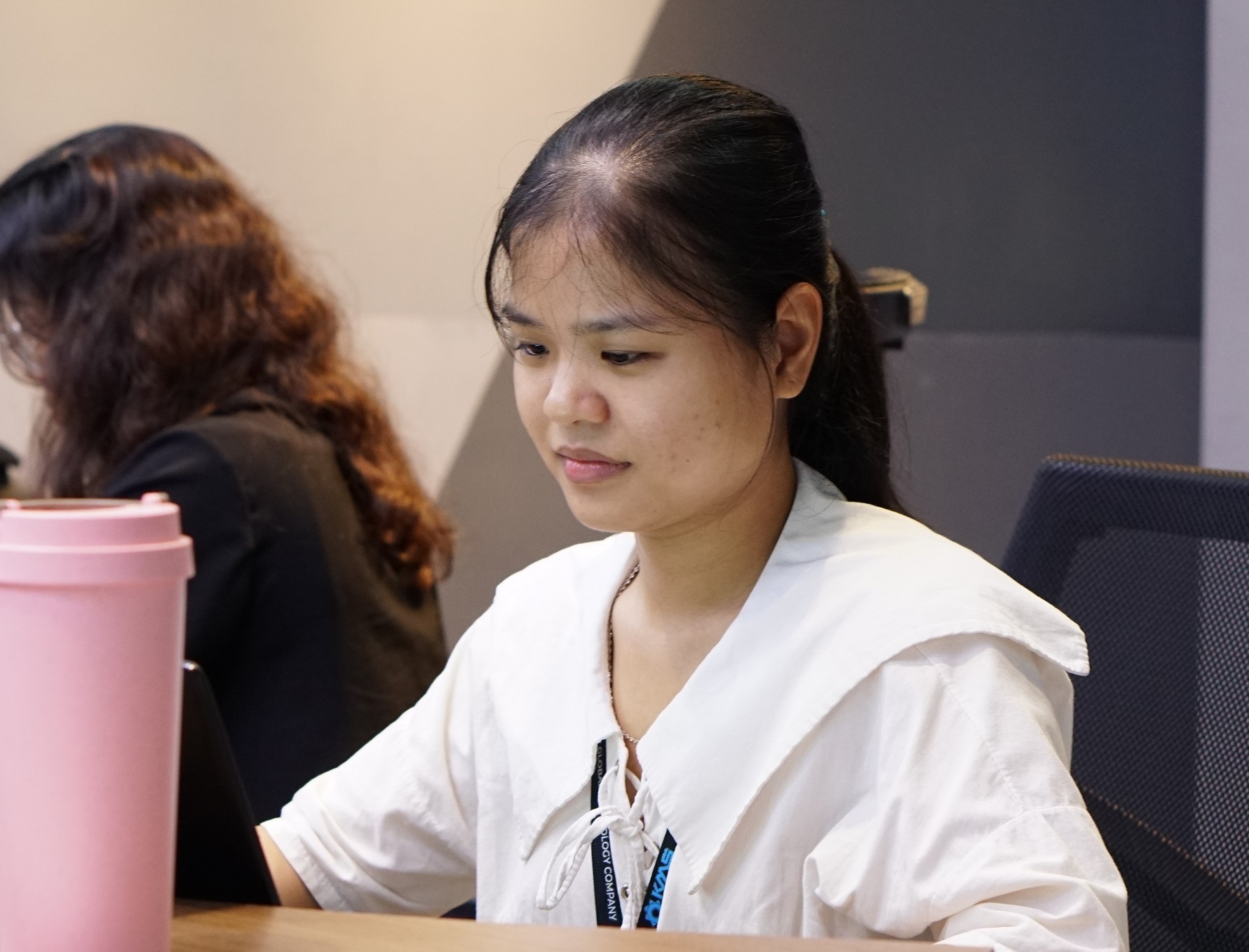 Cong nghe thong tin tiep suc sinh vien vuot nghich canh hinh anh