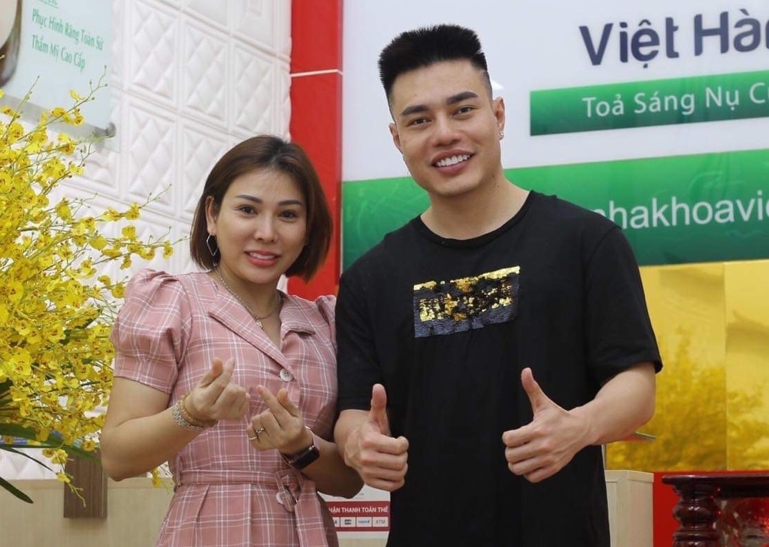 Nha khoa Viet Han 04 dem den nu cuoi dep cho khach hang hinh anh