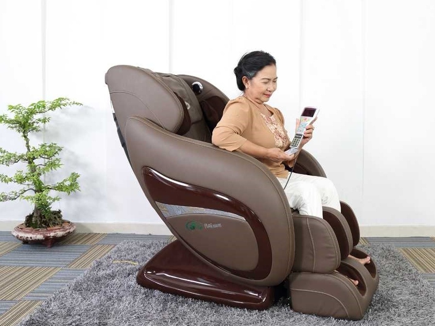 Mua ghe massage bao nhieu tien la phu hop? hinh anh