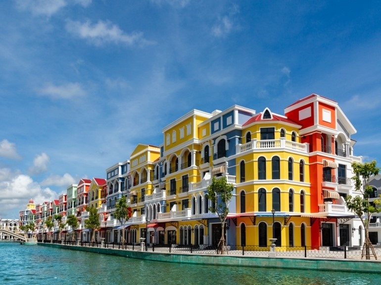 Mo hinh thanh pho kinh doanh 24/7 tai Grand World Phu Quoc hinh anh