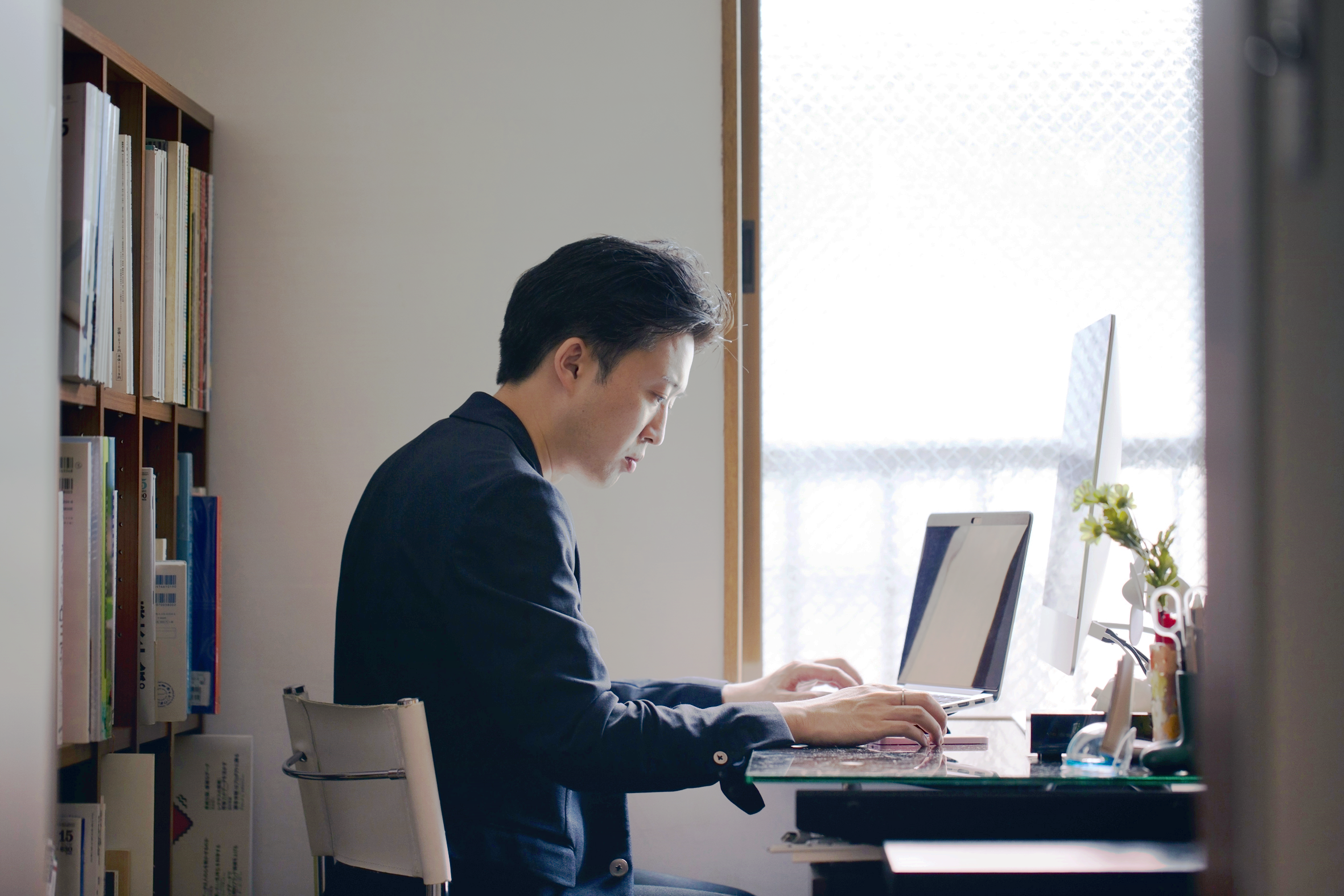 Bi quyet han che tinh trang kho mat trong ngay dai lam viec hinh anh