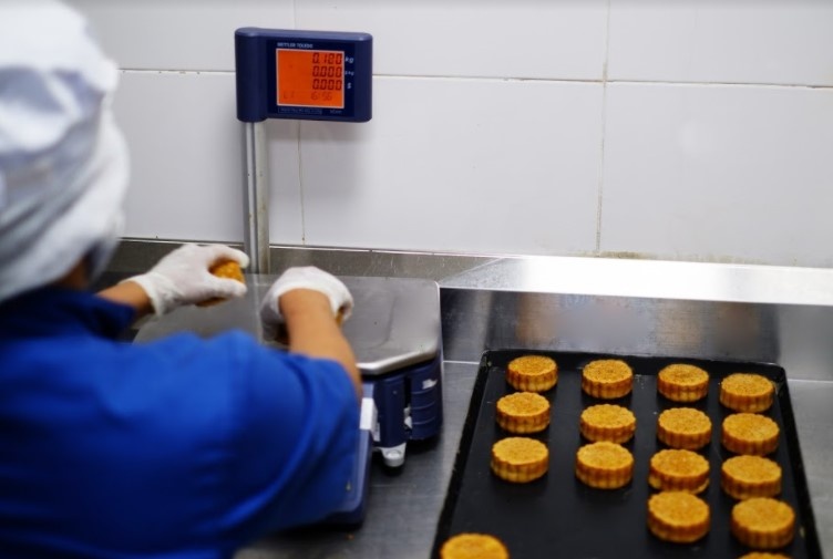 Banh Trung thu VinMart anh 6