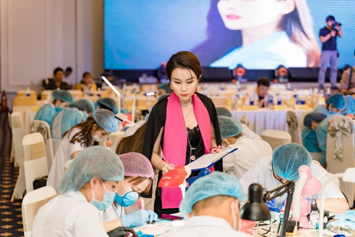 Linda Spa ho tro nguoi ngheo trong dich Covid-19 hinh anh