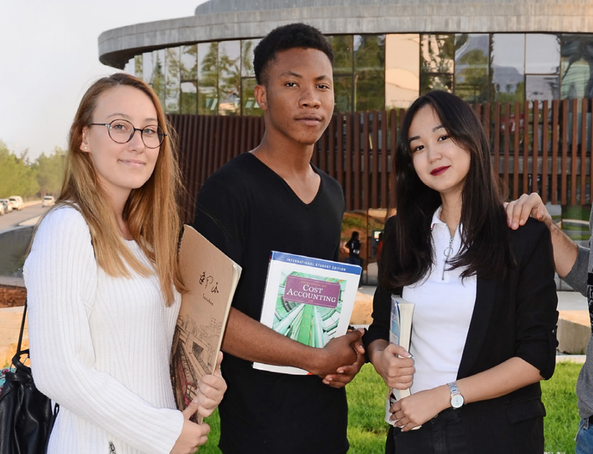 Trai nghiem chuong trinh dao tao tai Cyprus International University hinh anh