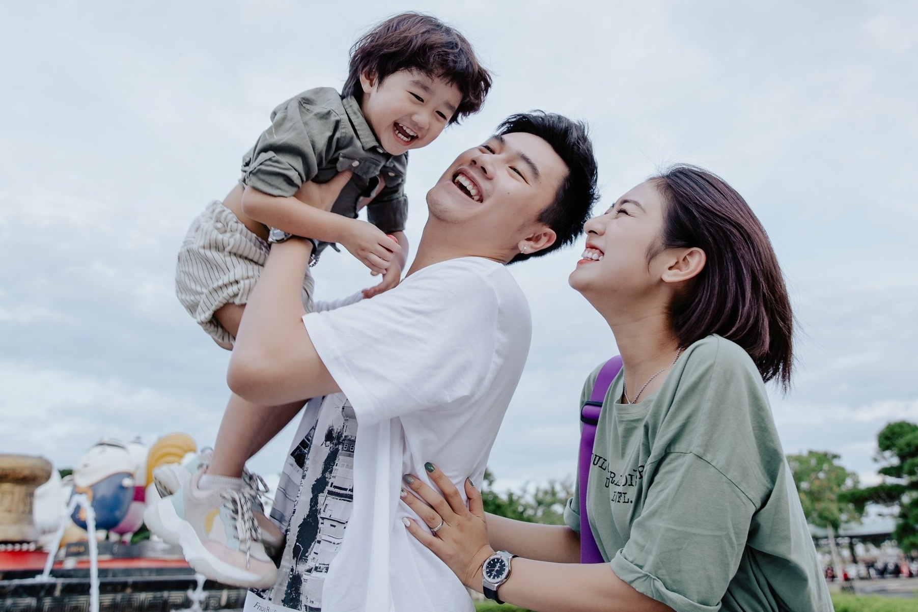 Nha Xoai, Huyen Lizzie bat mi cach quan ly chi tieu hinh anh