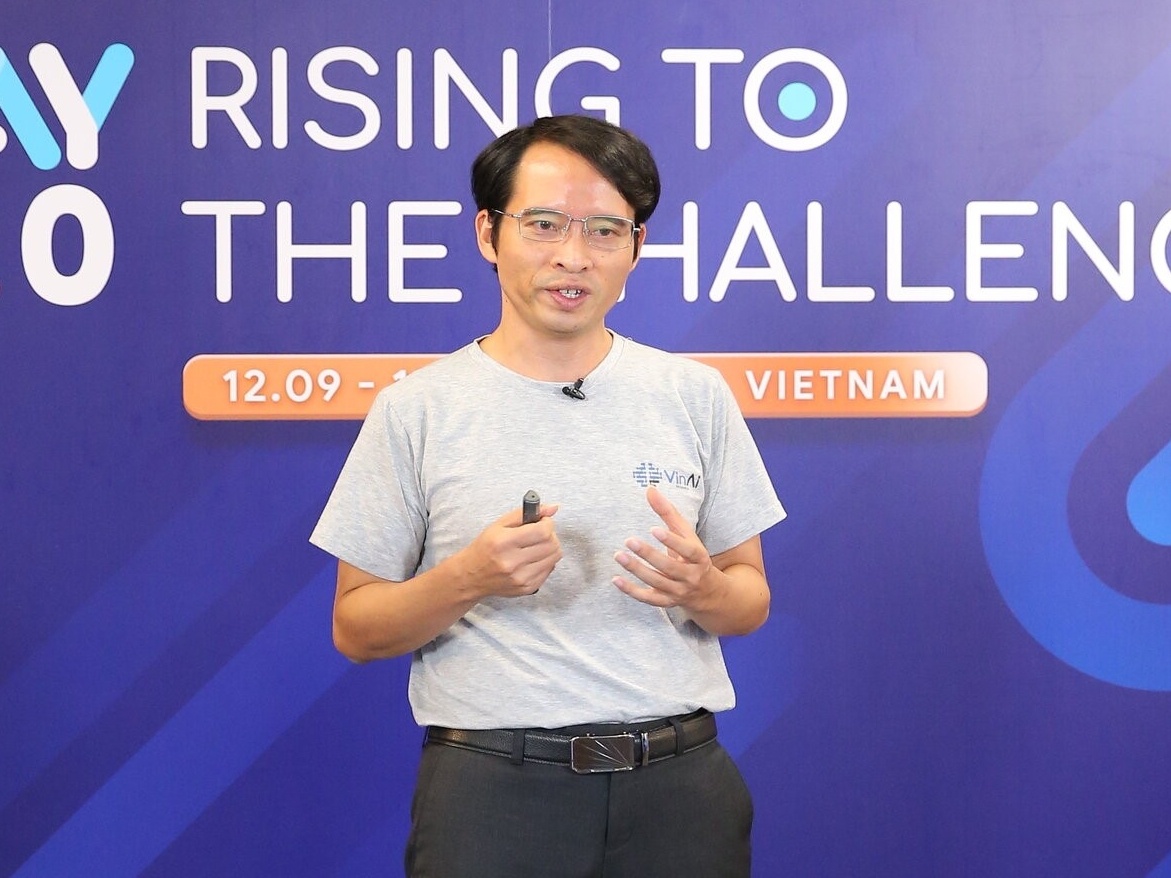 Vingroup cong bo giai phap camera an duoi man hinh dien thoai hinh anh