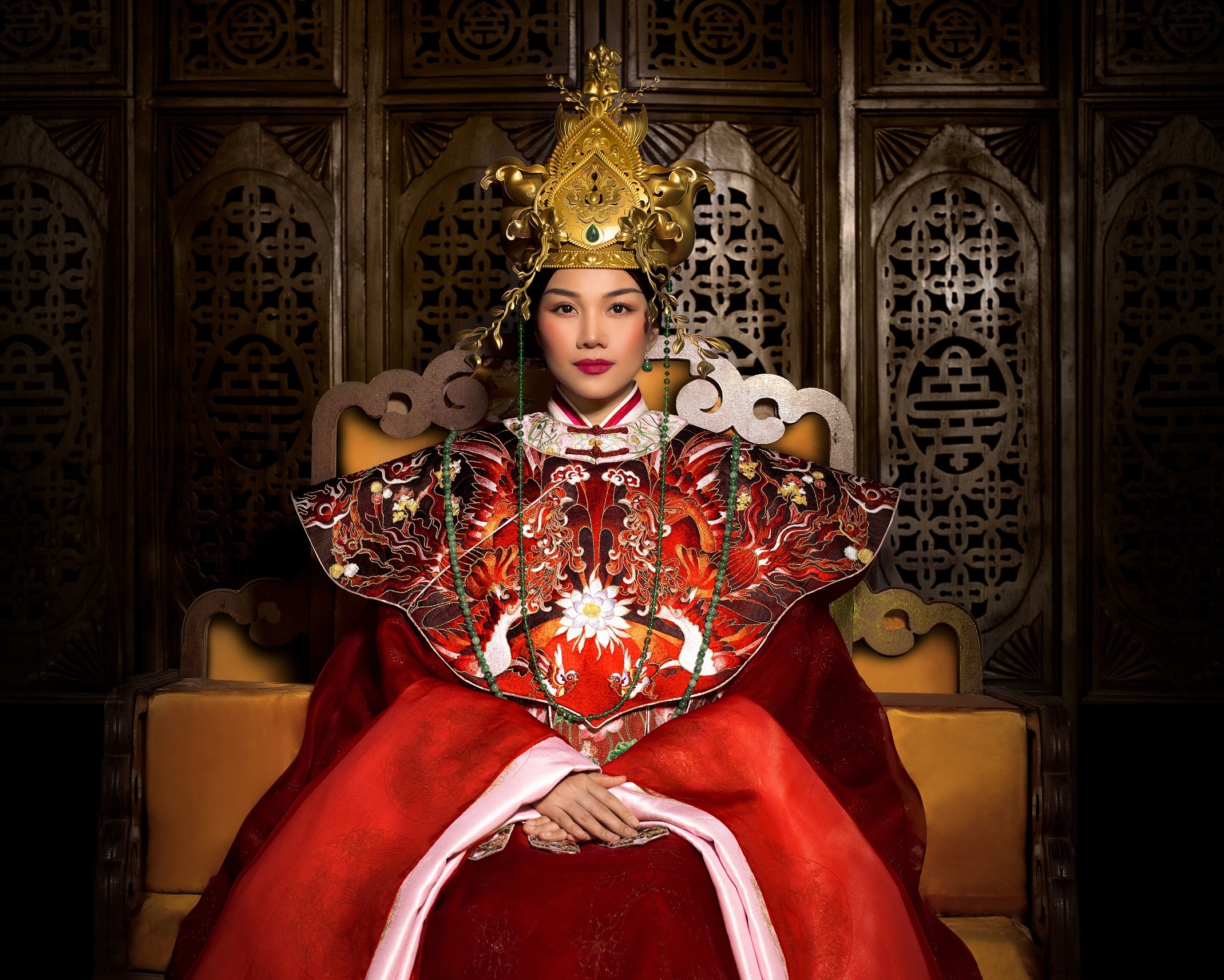 Phuc trang phim moi nhan y kien trai chieu, Thanh Hang noi gi? hinh anh