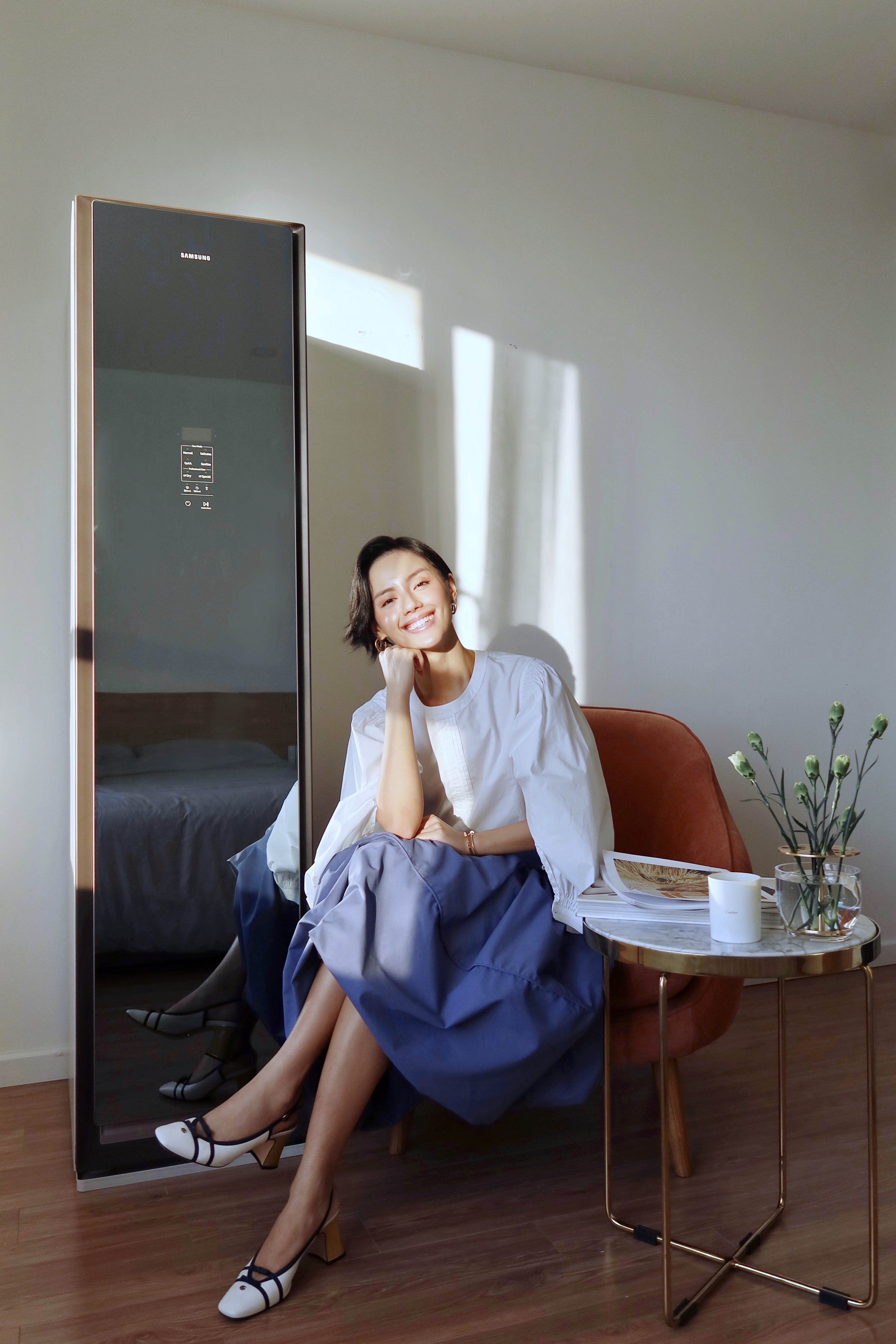 Tu cham soc quan ao thong minh Samsung anh 1