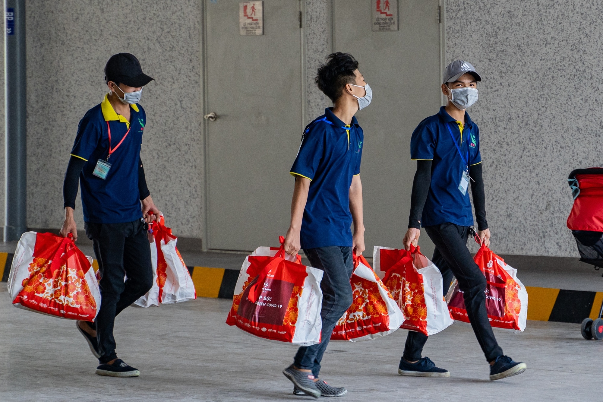 nguoi tham lang phong chong dich anh 8