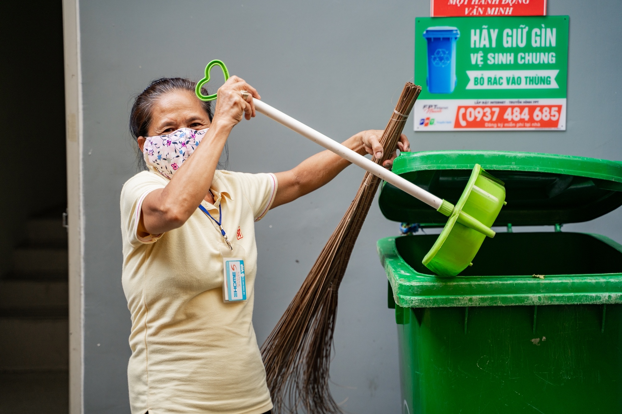 nguoi tham lang phong chong dich anh 3