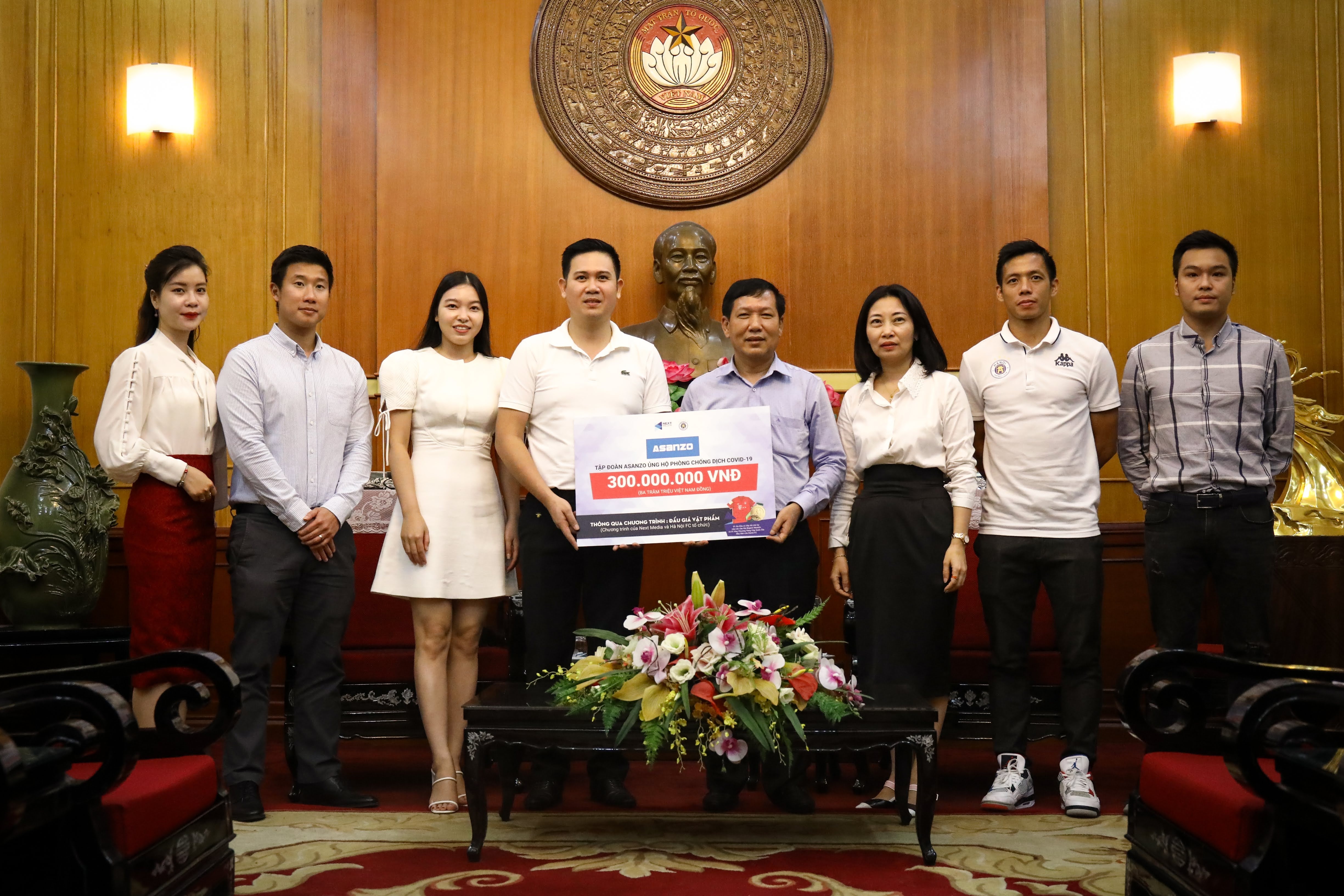 Asanzo gop 300 trieu dong,  Asanzo,  CLB Ha Noi anh 1