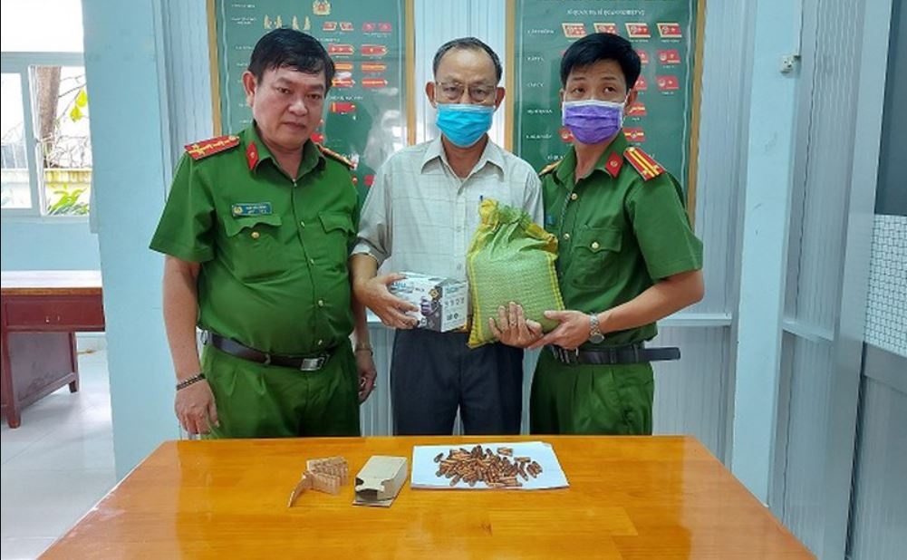 cong an quan 12 anh 1