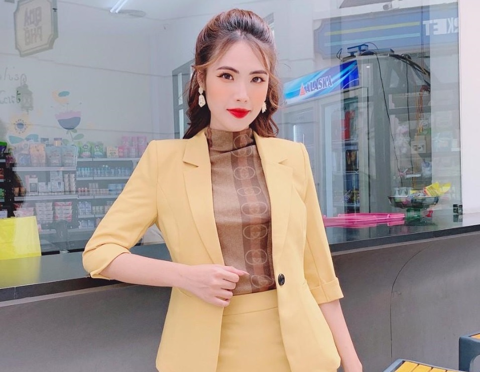 Thoi trang Bach Hop va chien luoc 'moi ngay mot mau' hinh anh